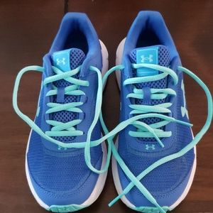 Under armour size 4